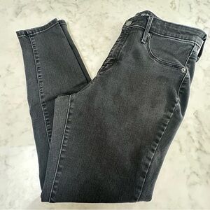 Mossimo Supply Co. Women's Black High-Rise Jegging Skinny Jeans. Size 12/31S